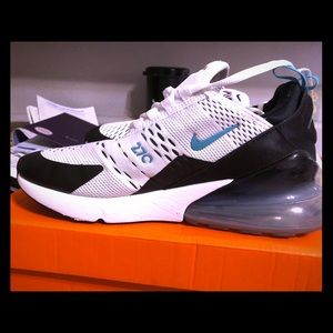 Nike Air Max 270